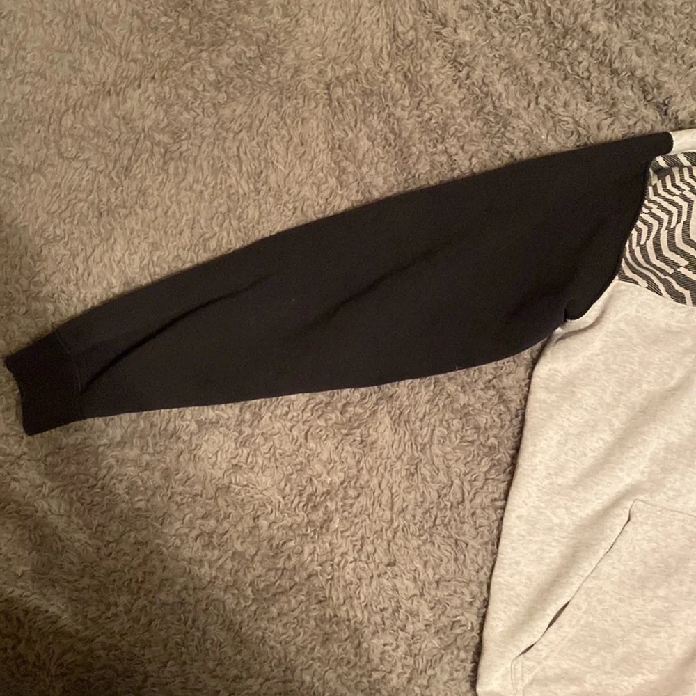 Nike zip up, Size M, Like New - Picture 3 of 5